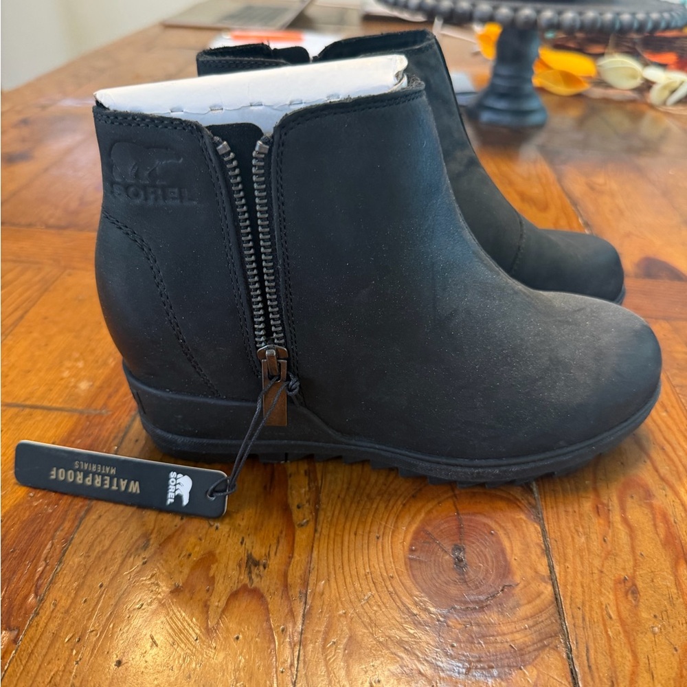 Sorel Black Ankle Boots with Zipper